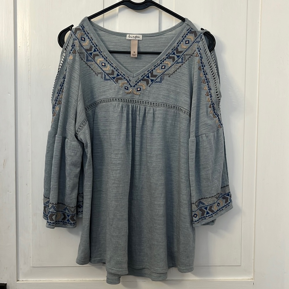 Open shoulder top